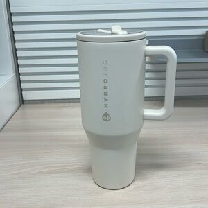 Hydrojug 40 oz water tumbler! Pretty cream color.